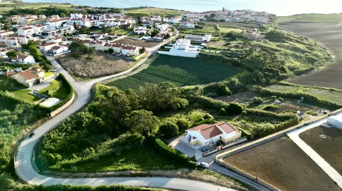 PPL Ocean Retreat Centre - вид с высоты, рядом с океаном